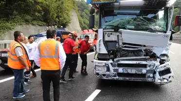 Bolu'da Tırlar Çarpıştı: 1 Yaralı