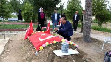 Yozgat'ta Şehitlikte Hüzünlü Arife