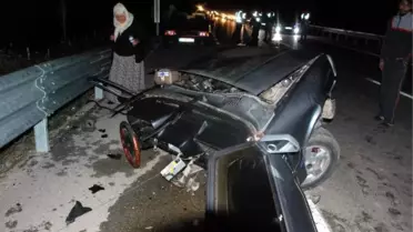 Kastamonu'da İkiye Bölünen Otomobilde 3 Kişi Yaralandı
