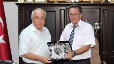 Eski TBMM Başkanı Çiçek'ten Edremit Belediyesine Ziyaret