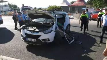 Kamyonla Otomobil Kafa Kafaya Çarpıştı, Otomobilin Sürücüsü Hayatını Kaybetti