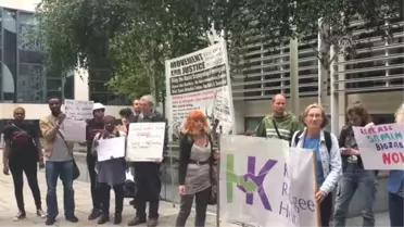 Londra'da Yabancıların Kötü Muamele Gördüğü Tutukevi Protesto Edildi