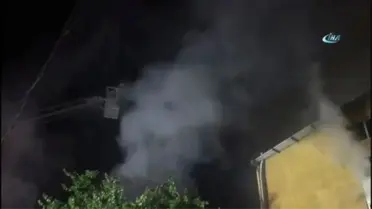 Arnavutköy'de Boya Fabrikasında Yangın