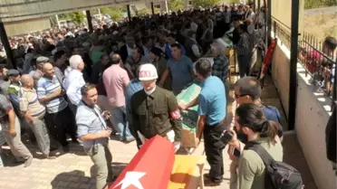 Korkunç Kazada Ölen Aynı Aileden 7 Kişi, Son Yolculuklarına Yan Yana Uğurlandı