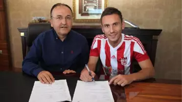 Demir Grup Sivasspor Sergiy Rybalka'yla İmzaladı