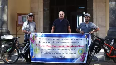 İranlı Akademisyenler 'Barış ve Dostluk' İçin Pedal Çeviriyorlar