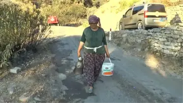 55 Yaşındaki Feriştah Hilin Yanan Evini Terk Etmiyor
