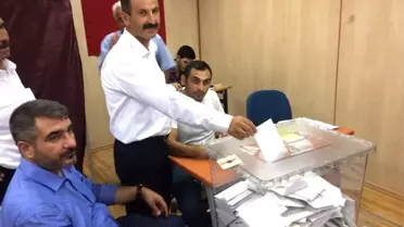 AK Parti Tut İlçe Kongresinde 2 Aday Yarıştı