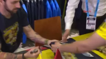 Şampiyon Atlet Ramil Guliyev Taraftarlarla Buluştu