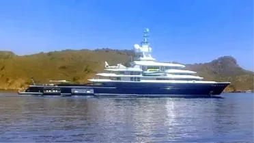 Azeri Asıllı Rus Milyarder Ultra Lüks Yatıyla Marmaris'te