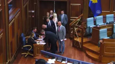 Kosova'da Yeni Hükümet Güvenoyu Aldı