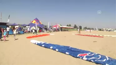 Uçurtma Sörfçüleri Adana'da Buluştu