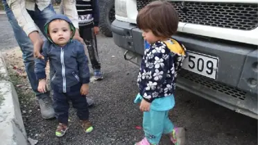 Başkale'de 52 Afgan Kaçak Yakalandı