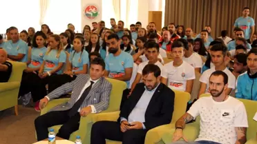 Dünya Şampiyonu Milli Atlet Guliyev Genç Sporcularla Buluştu