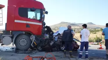 Çubuk'ta Otomobil ile Kamyon Çarpıştı: 1 Ölü, 1 Yaralı