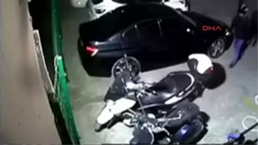 Kapalı Otoparktan Motosikleti Böyle Çaldılar