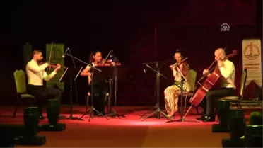 İzmir'de Kadına Şiddete Karşı 'Karışamazsınız Projesi'