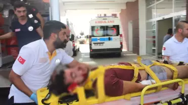 Kamyonet ile Motosiklet Çarpıştı: 1 Yaralı