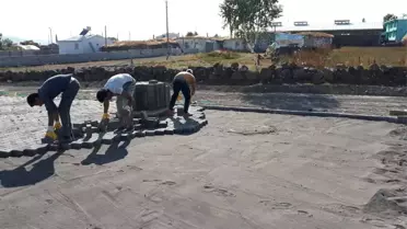 Çıldır Aşıkşenlik Mahallesi'nde Kilit Parke Yapım İşi Devam Ediyor