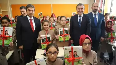 Esenler'de Çöpten Çıkan 4 Milyon Defter Eğitime Kazandırıldı