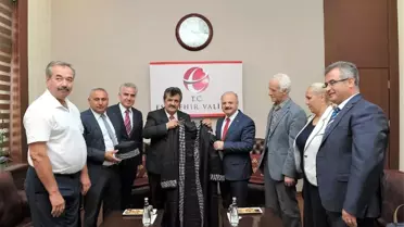 Ahiler Vali Çakacak'ı Makamında Ziyaret Etti