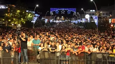 Aynur Aydın ve Zakkum, Serdivanlılar'ı Coşturdu
