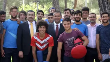 Kaymakam ve Başkanı 'Matrak'la Karşıladılar