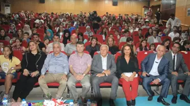 Unutulmaya Yüz Tutan Hakkari Kültürü Sahnelendi