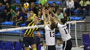 Fenerbahçe, Efeler Ligi'ne Derbi Galibiyetiyle Başladı