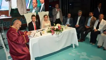 Beykoz'da Toplu Nikah Töreniyle 20 Çift Dünyaevine Girdi