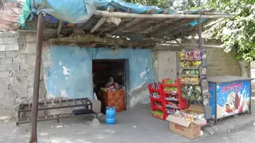 30 Yıllık Küçük Bakkal Süper Marketlere Karşı Ayakta Durmaya Çalışıyor