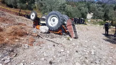 Devrilen Traktörün Altında Kalarak Öldü