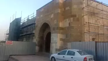 Rezalet! Türbeye Köpek Girdi, Sultanların Kemikleri Birbirine Karıştı