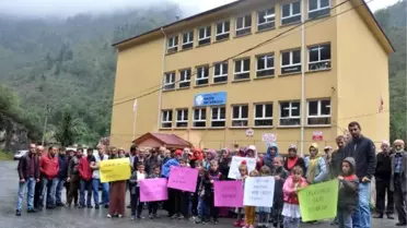 Trabzon'da Velilerden Okul Eylemi