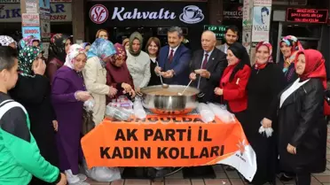 AK Parti Kadın Kolları'ndan Aşure Dağıtımı