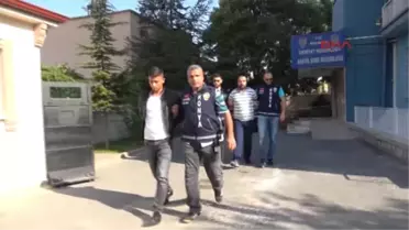 Konya Silikon Damlattığı İddiasıyla Kalbinden Bıçaklanarak Öldürüldü