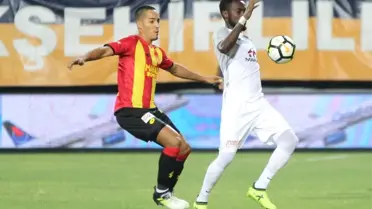 Süper Lig: Göztepe: 0 - Medipol Başakşehir: 2 (İlk Yarı)