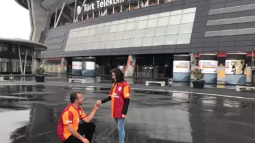 Fanatik Taraftardan İlginç Evlenme Teklifi
