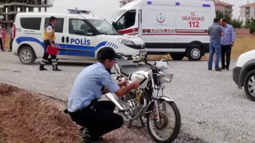 Polisten Kaçan Motosiklet Sürücüsü Kaza Yaptı: 2 Yaralı