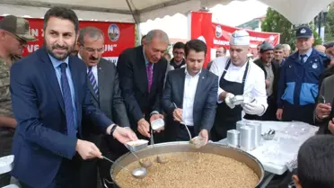 Tokat'ta 10 Bin Kişilik Aşure Dağıtıldı