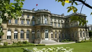 Paris'teki Ürdün Ataşeliği Önünde Motosiklet Patladı