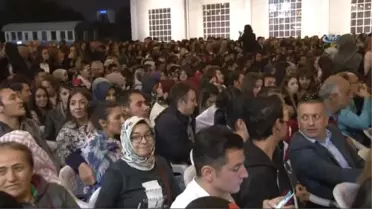 Aamir Khan Cermodern'de Hayranlarıyla Bir Araya Geldi