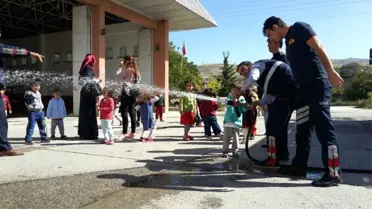 Miniklerden Dinar Belediyesi İtfaiye Amirliğine Ziyaret