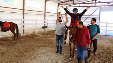 Engelli Çocuklara Atlı Terapi
