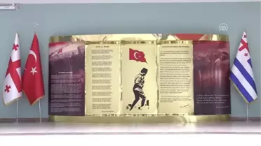 Bakan Canikli Türk Okulunu Ziyaret Etti