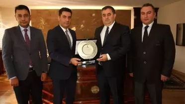 Kızılay'dan Büyükşehir'e Teşekkür Plaketi