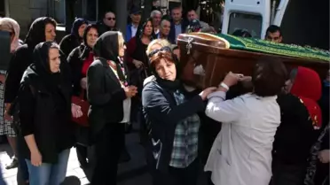 Oğularının Öldürdüğü Nazlı, Kimsesizler Mezarlığında Toprağa Verildi