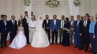 AK Parti Genel Başkan Yardımcısı Ünal Nikah Şahidi Oldu
