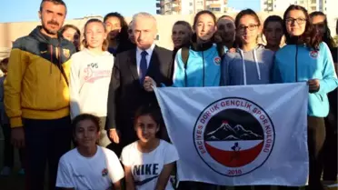 Kayseri'de Amatör Sporculara Malzeme Desteği