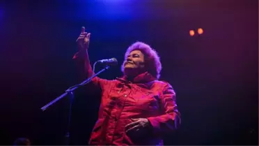 Selda Bağcan ve Şebnem Ferah Ankara'da Hayranlarıyla Buluştu